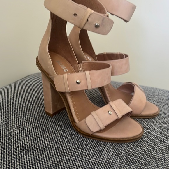 Alias Mae Shoes - Alias Mae Adore nude block heels